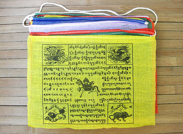 10 Tibetische Gebetsfahnen 20x24cm Himalaya Nepal 200cm 100% reine Baumwolle 